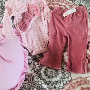 Just in NWT Juicy Couture Baby Girls Bodysuit pant set  w/ headband